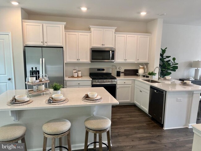 Building Photo - 114 Levis Dr