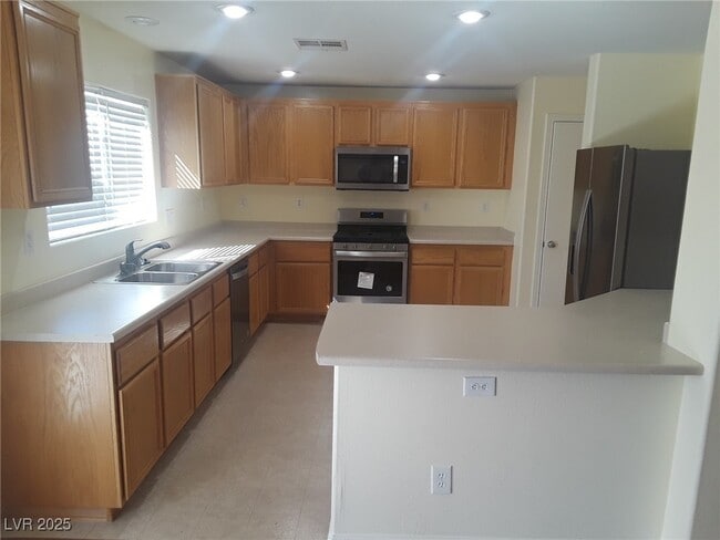Foto del edificio - 9237 Weeping Water Ave