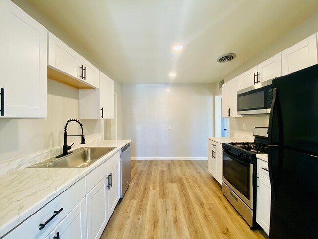 Foto del edificio - 2017 N Winstel Blvd