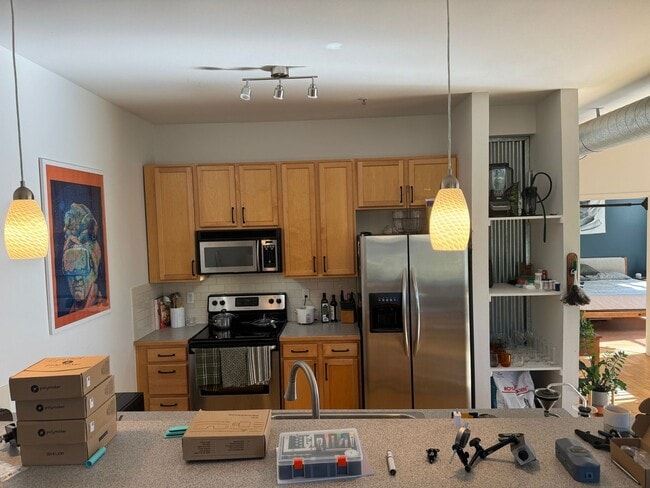 Building Photo - 2422 Tremont Pl