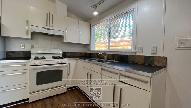 Foto del edificio - Adorable 2br/1.5ba house with an enclosed ...