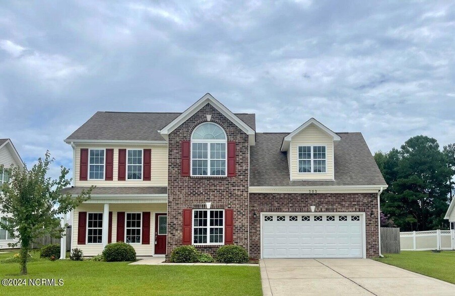 Primary Photo - 303 Elk Ct