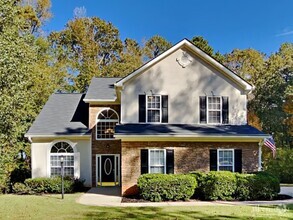 Building Photo - 225 Mels Way
