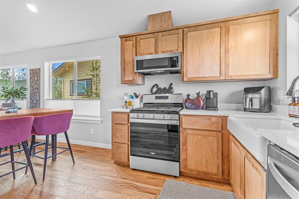 Building Photo - 303 Gangnes Dr