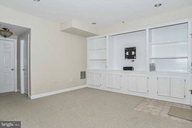 Building Photo - 1642 Colonial Hills Dr