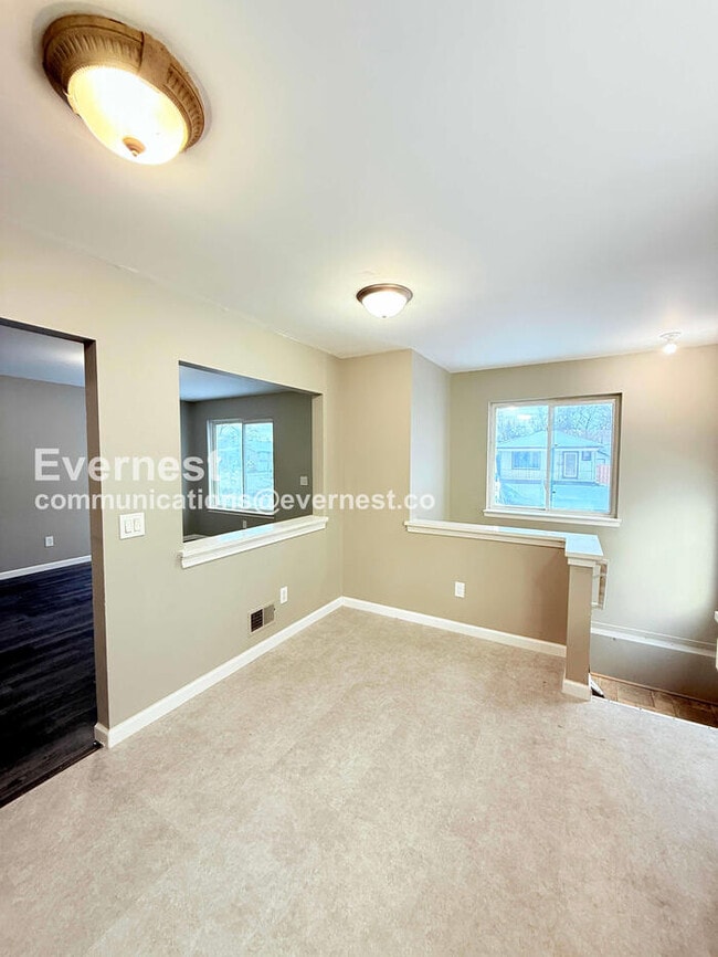 Foto del edificio - 23569 Stewart Ave