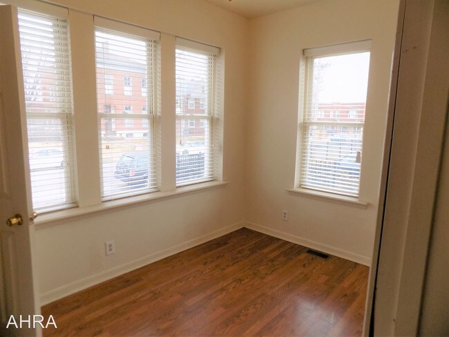 Foto del edificio - 4316 McRee Ave