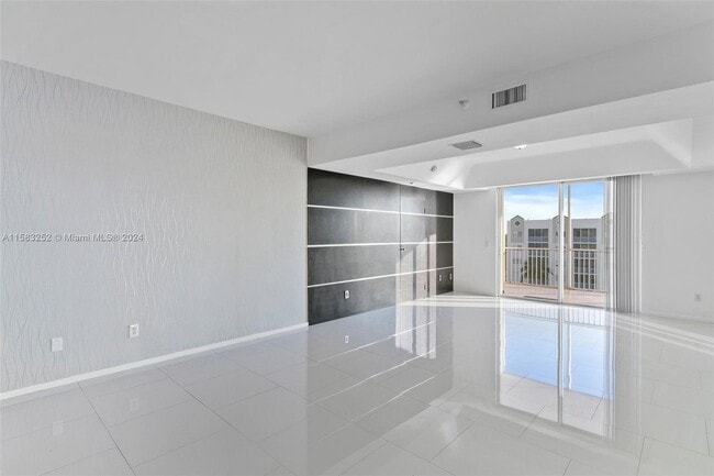 Foto del edificio - 10720 Northwest 66th Street Apt #507, Dora...