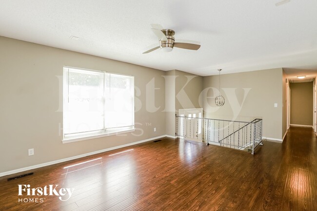 Building Photo - 5906 NW Harris Dr