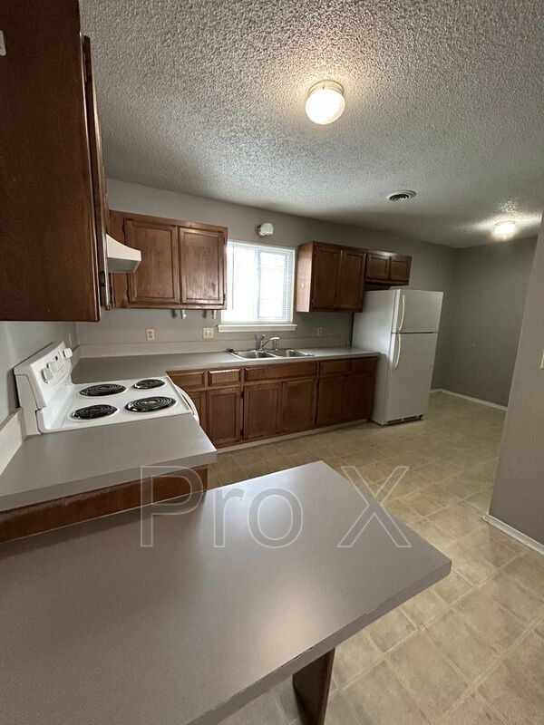 Building Photo - 1108 S.Joplin