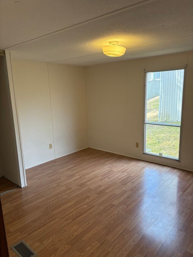 Foto del edificio - 2 Bedroom 1 Bath Mobile Home