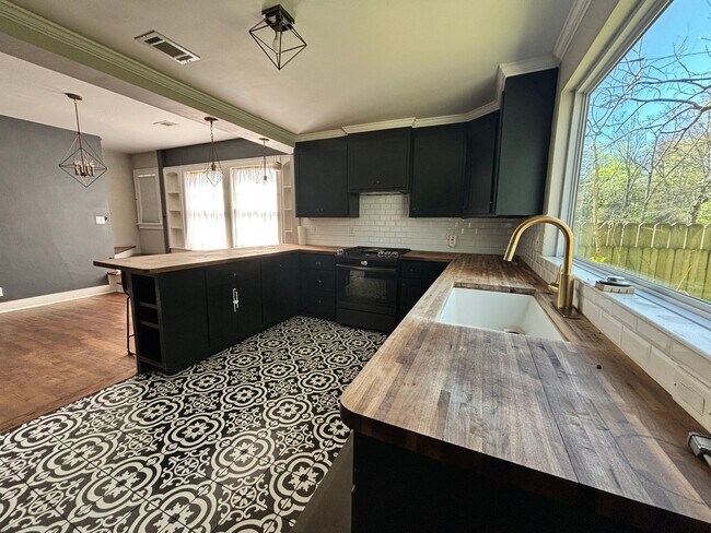 Foto del edificio - 312 S Valentine St