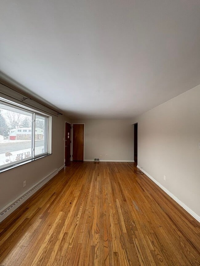 Building Photo - Three bedroom two bathroom single story home for rent