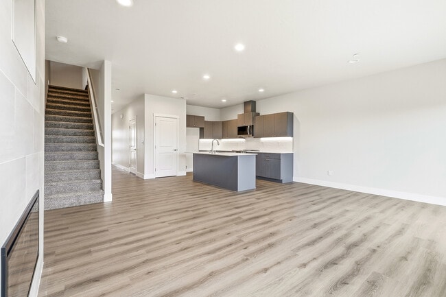 Building Photo - 4609 Rd 114