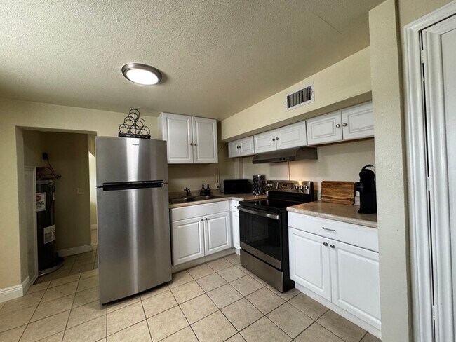 Foto del edificio - 319 S Olive St