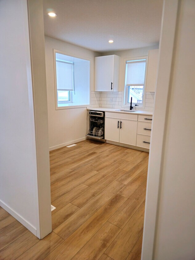 Photo principale - 12114-12143 43 St NW