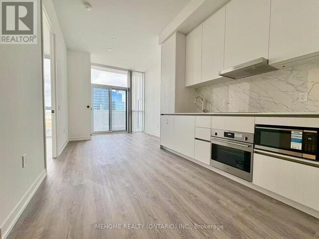 Building Photo - 8 Interchange Wy