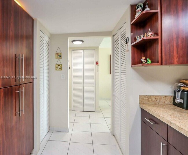 Foto del edificio - 2055 SW 122nd Ave