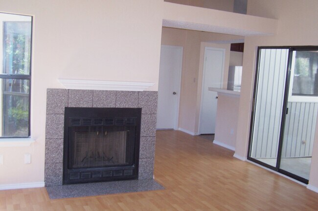 Foto del edificio - 6743 Poppy Dr