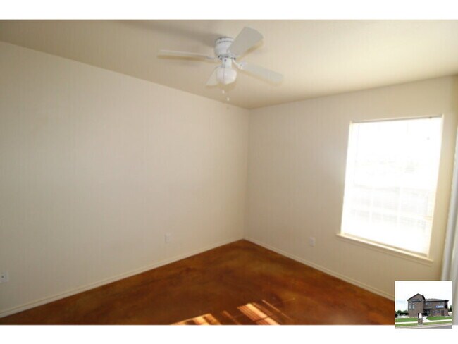 Foto del edificio - 2923 Starlight Dr