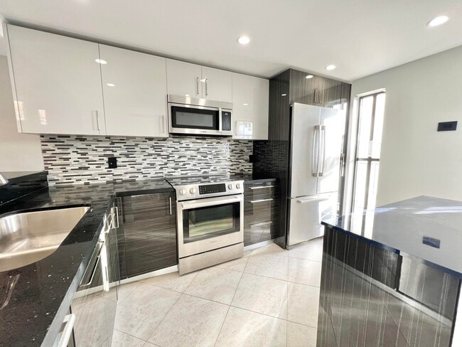 Foto del edificio - 17 Royal Palm Way