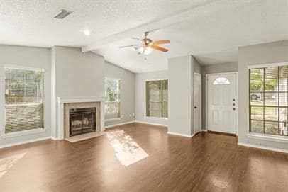 Foto del edificio - 8311 Treehouse Ln