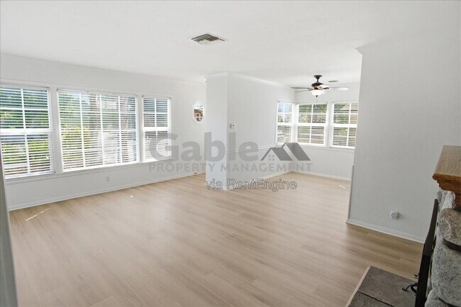 Foto del edificio - 24943 Chestnut St