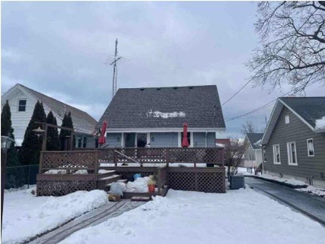 Foto del edificio - 2-bedroom, 1.0 bathroom Home near downtown Saint Joseph