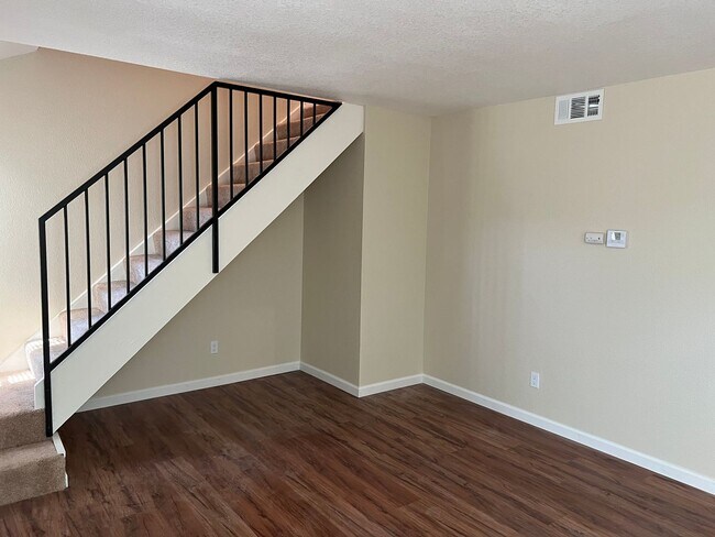 Building Photo - 2603 Carlton Ln