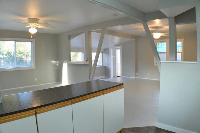 Building Photo - 151 Fremont Ave S