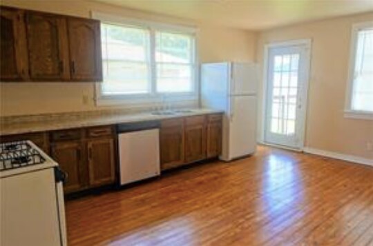 Building Photo - 203 Jules Ave