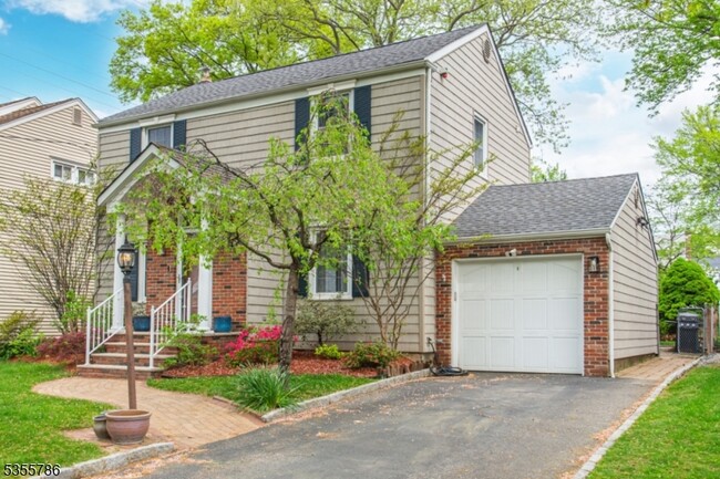 Building Photo - 86 Ferncliff Rd