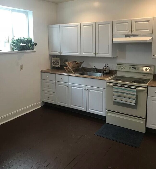 Building Photo - Beautiful 3-Bedroom Home In Havertown Avai...