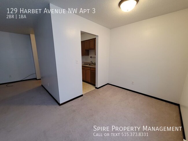 Building Photo - ***Half Month Free!*** - NW 2 bedroom 1 ba...