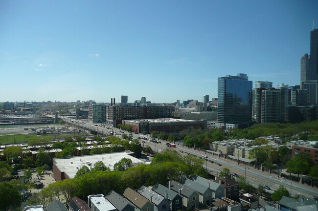 Foto del edificio - 1255 S State St