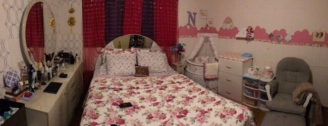 Foto del edificio - 2467 Woodacres Rd NE