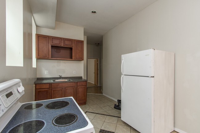 Kitchen - 938 S 49th St