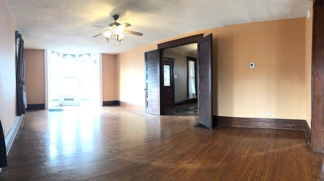 Living Room - 615 W 2nd St