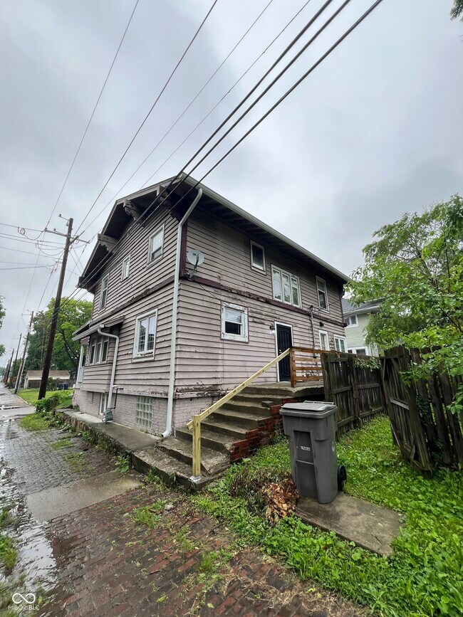 Building Photo - 315 E 33rd St