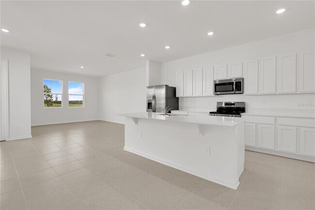 Building Photo - 2995 Maloof Dr