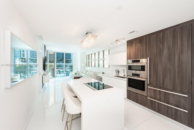 Foto del edificio - 851 NE 1st Ave