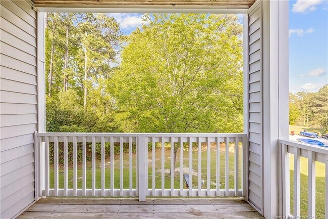 Foto del edificio - 275 Waterdown Dr