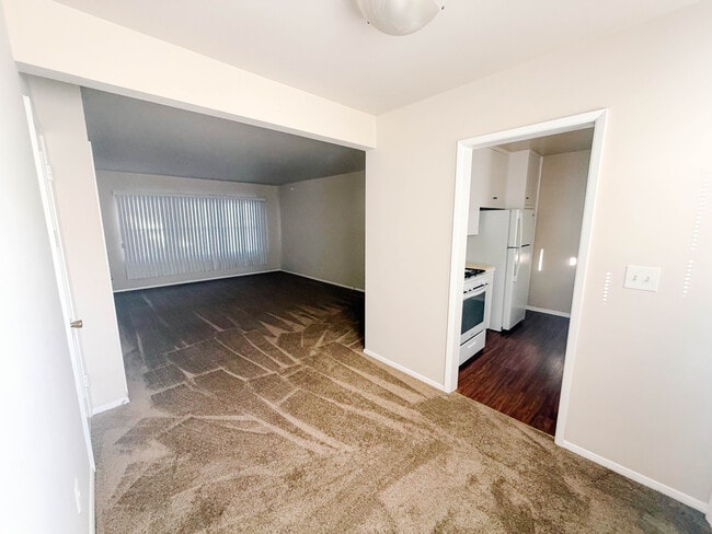 Building Photo - 1604 Larch St