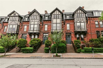 Building Photo - 148 Gibbs St