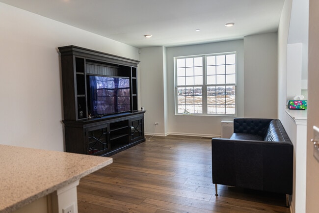 Building Photo - 9256 Harlowe Ln