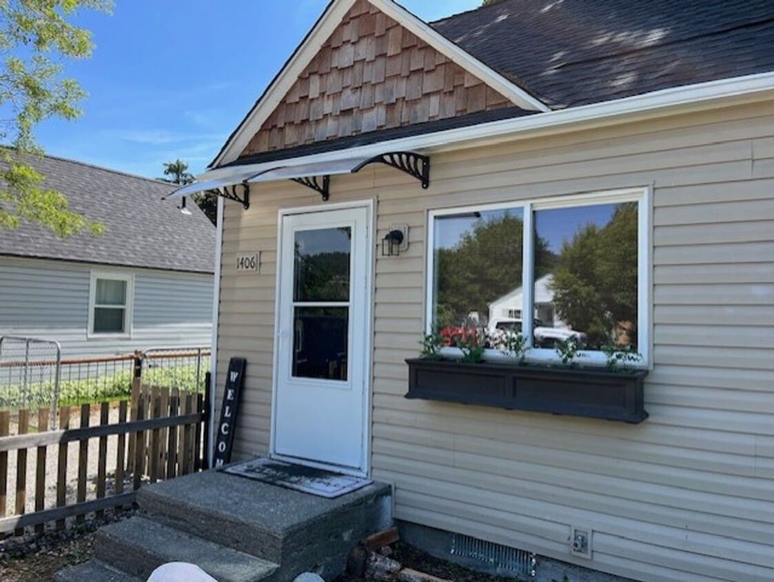 Building Photo - Home in CDA