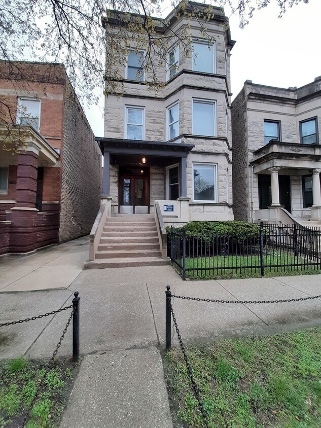Foto principal - 3743 N Magnolia Ave