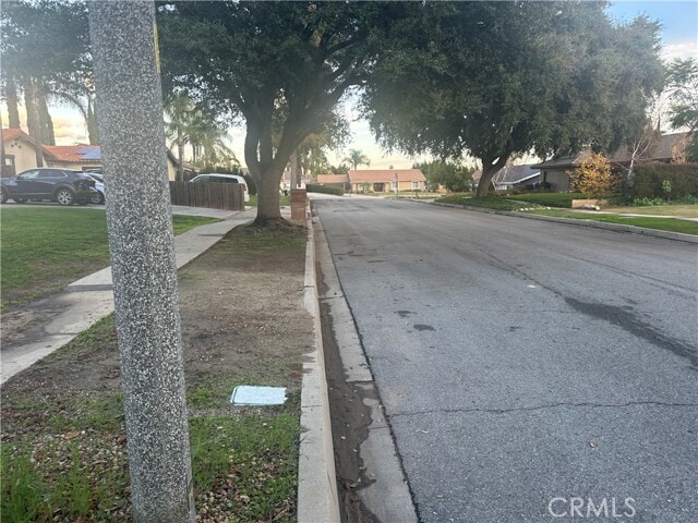 Building Photo - 9370 Somerset Dr