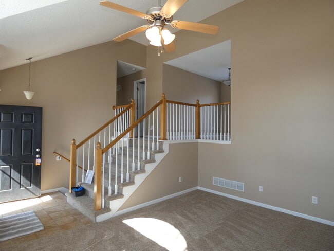 Building Photo - 9304 NE 116th Ter. Kansas City, MO Lots of...
