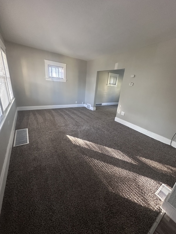 Foto del edificio - 8009 Vineyard Ave